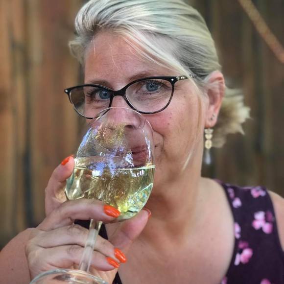 Meet your Posher, Rachel - Picture 1 of 1